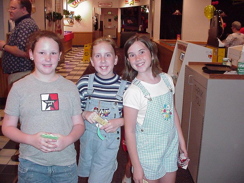 2000 - Indian Princess Meeting at Chuck-E-Chesse - Stephanie, Caitlin & Sara.jpg - 2000 - Indian Princess Meeting at Chuck-E-Chesse - Stephanie, Caitlin & Sara